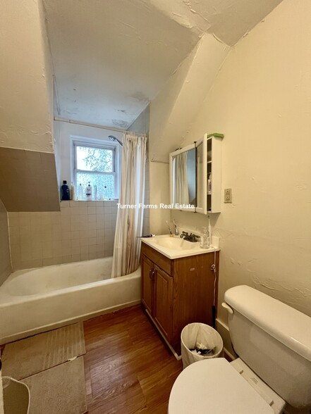 Building Photo - 187 Beacon St