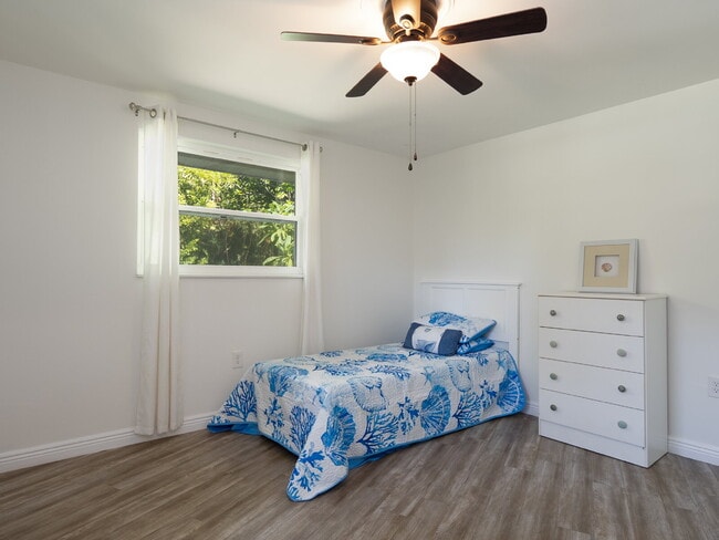 Building Photo - Living Across from Sarasota Bay 3BR/2.5BA Home Minutes to Downtown – Yardwork Included