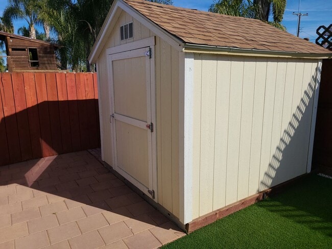 Building Photo - 851 Taft Ave