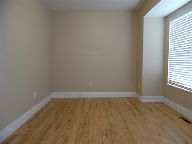 Building Photo - 1205 Princes Cir