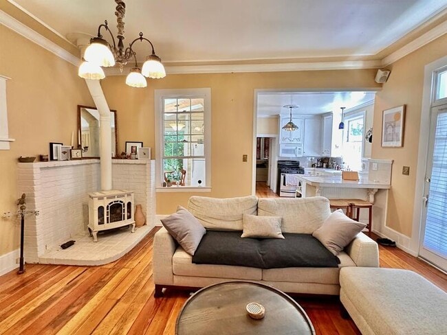 Building Photo - 212 Nevada St