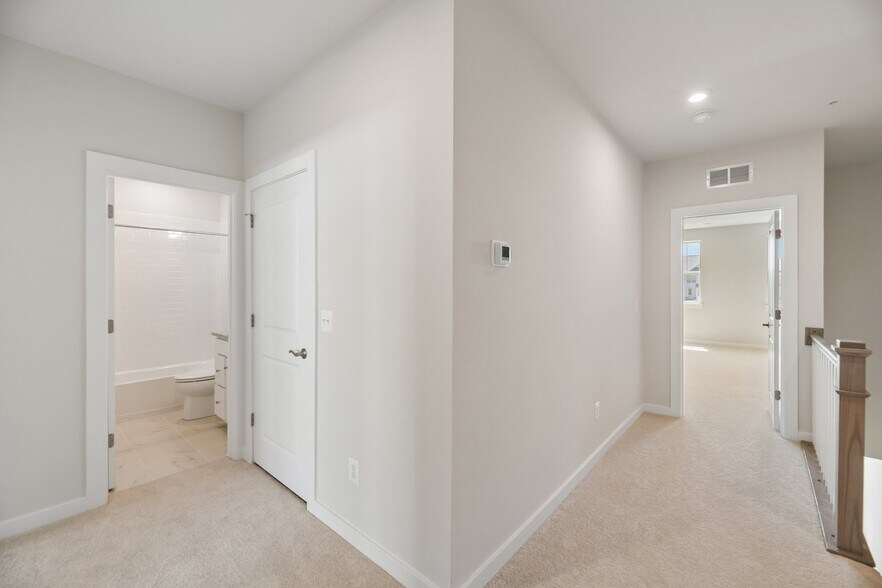 Building Photo - 1059 Inferno Ter SE