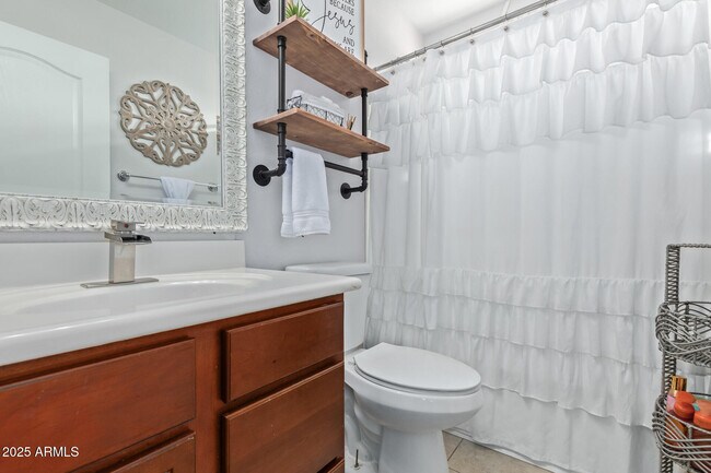 Building Photo - 10355 W Wood St