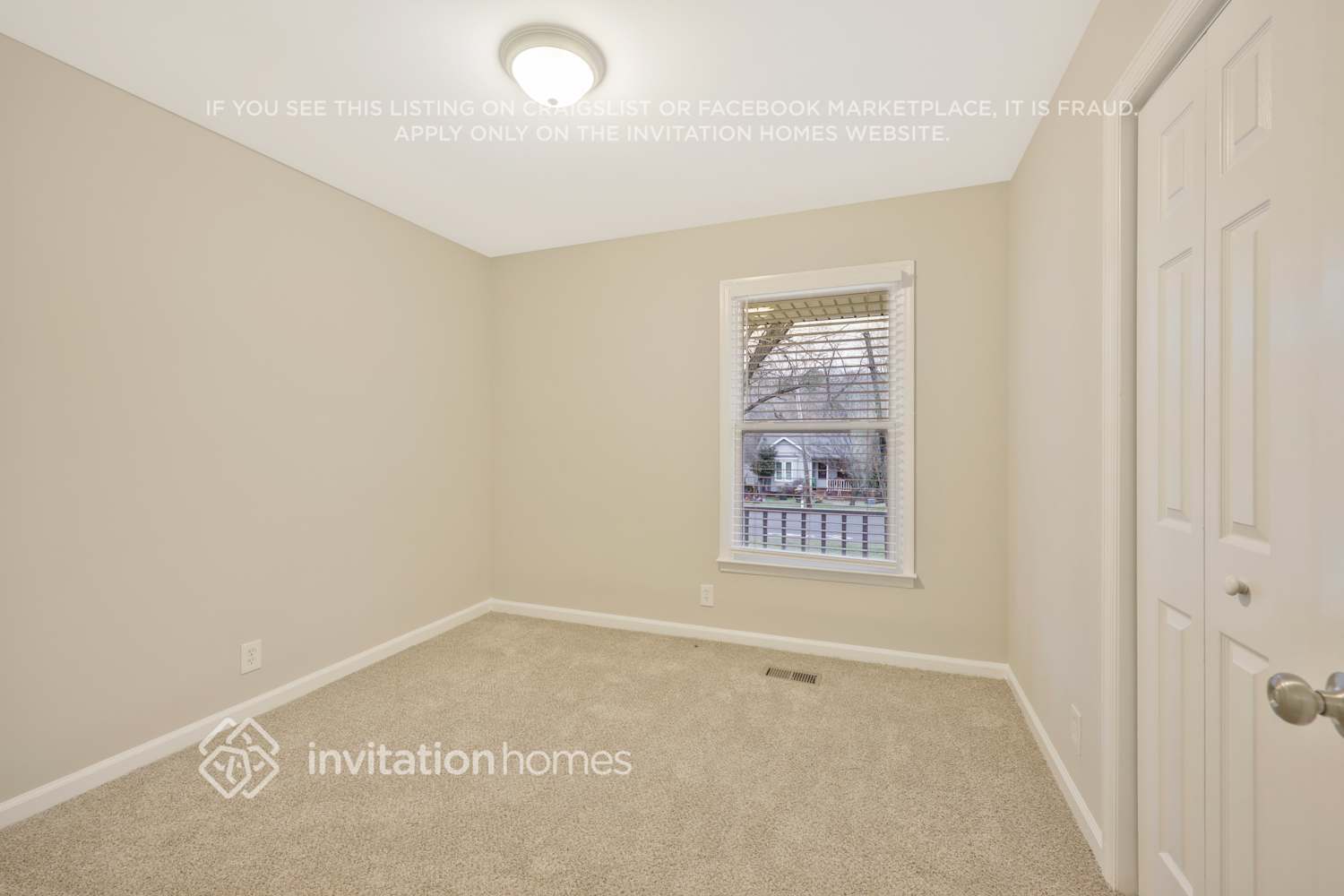 Building Photo - 1128 Sioux Terrace