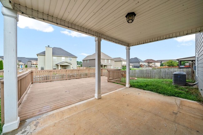 Building Photo - Pet Friendly Four Bedroom with Bonus!