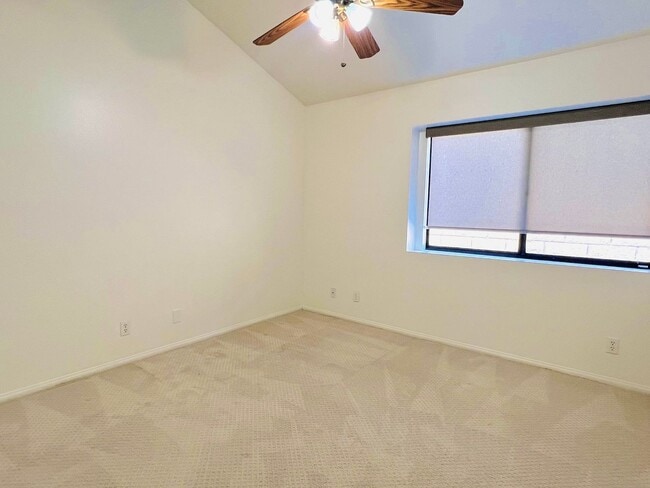 Building Photo - 4 bedroom home for lease