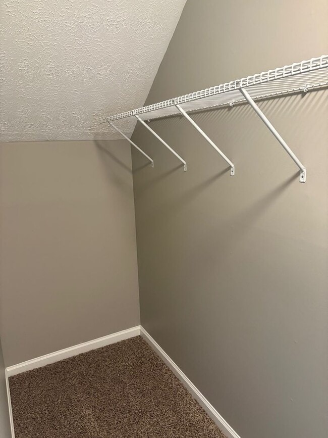 Building Photo - 804 Barry Ct