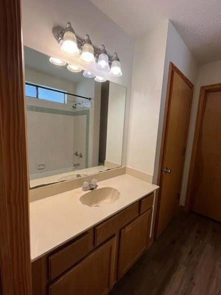 Building Photo - 35505 Oakridge Ave