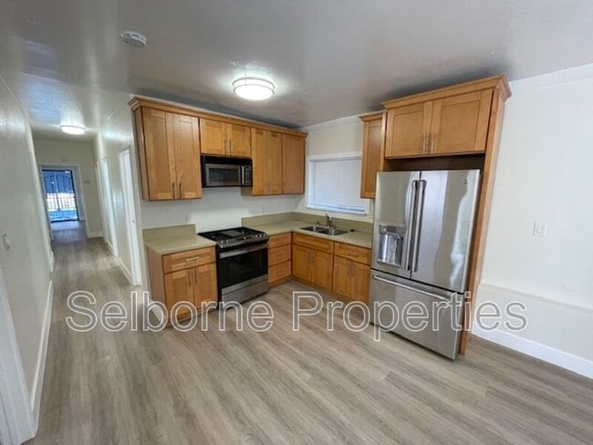 Building Photo - 1944 E 20th St