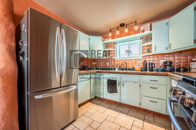 Building Photo - 531 E Milt Dr