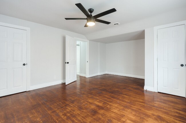 Building Photo - 1109 SW 26th St