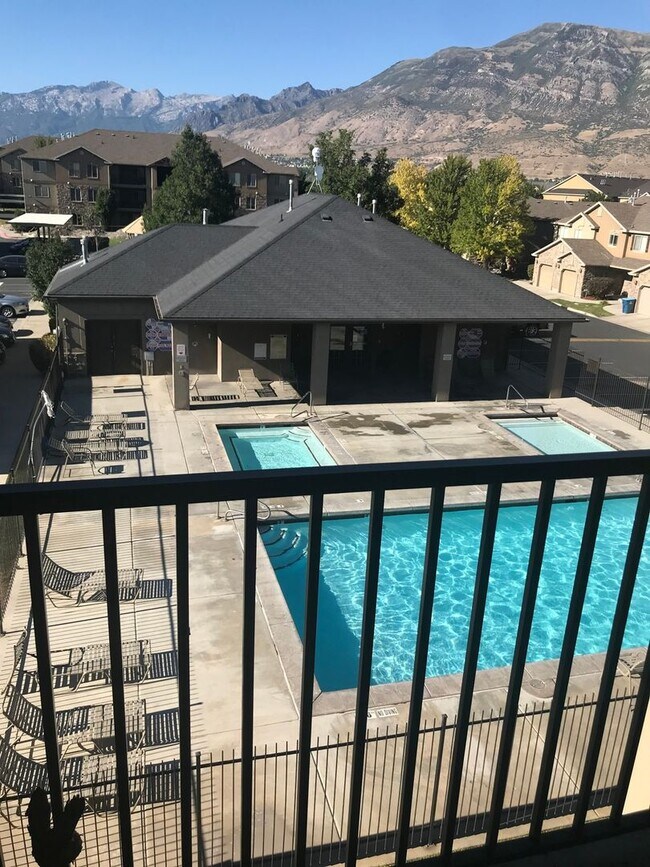 Building Photo - Spacious 3BR Condo in Pleasant Grove
