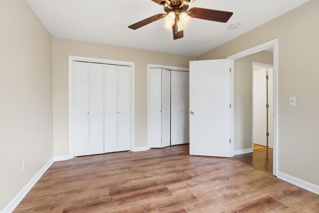 Building Photo - 515 Chesterfield Ave
