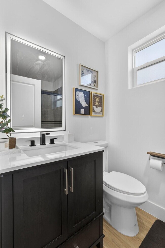 Building Photo - 701 37th St