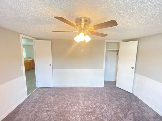 Building Photo - 1770 Holliday Dr