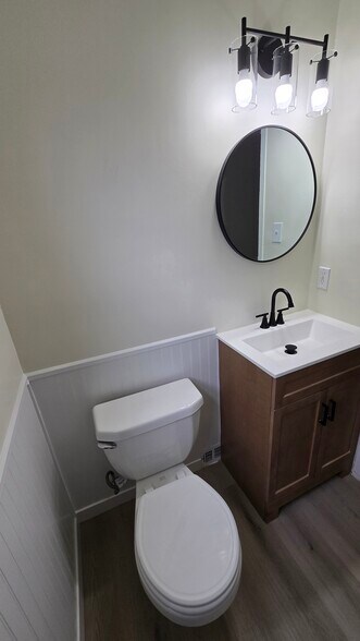 Building Photo - 2423 Bloomsdale Rd