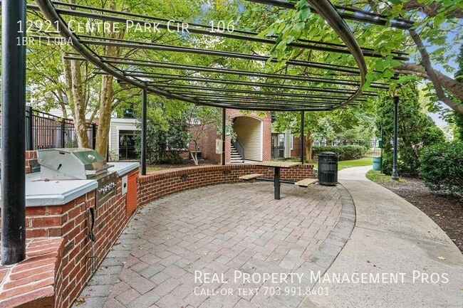 Building Photo - 12921 Centre Park Cir