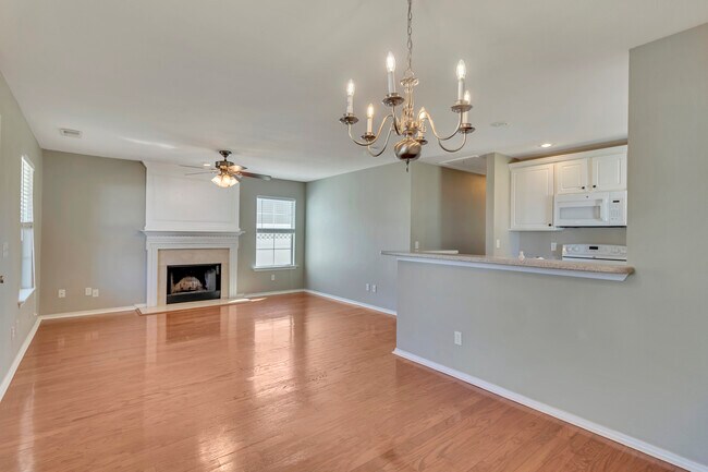 Building Photo - 19 Bushwood Dr