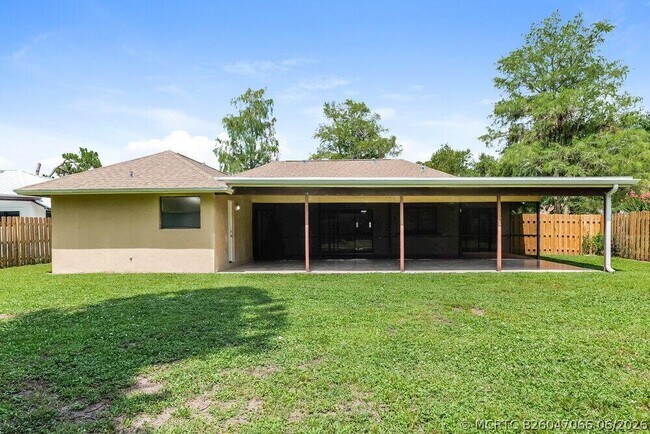 Building Photo - 547 Indigo Ave