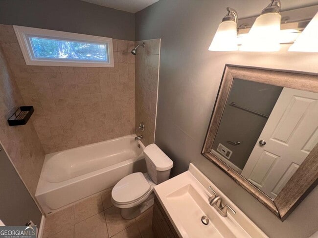 Building Photo - 1947 Kenwood Pl SE