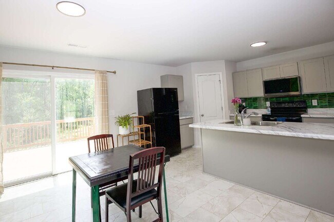 Building Photo - "Charming 3-Bed Oasis with 2.5 Baths on Century Lane, Cameron – Spacious 1744 sq. ft. Retreat!"