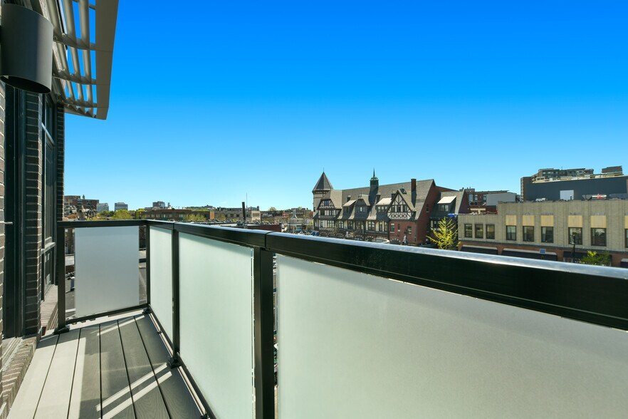 Building Photo - 14 Green St