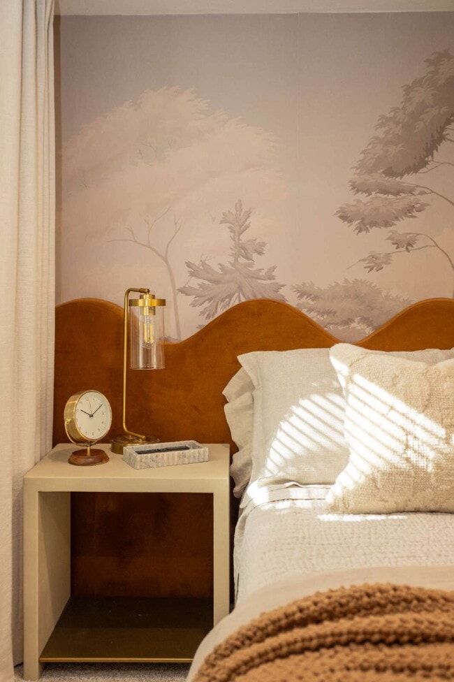 Building Photo - 300 N Inca St