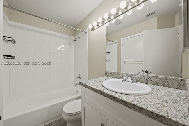Building Photo - 1076 Coral Club Dr