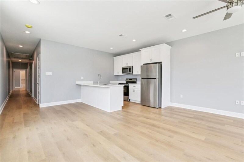 Building Photo - 1222-1224 St Denis St