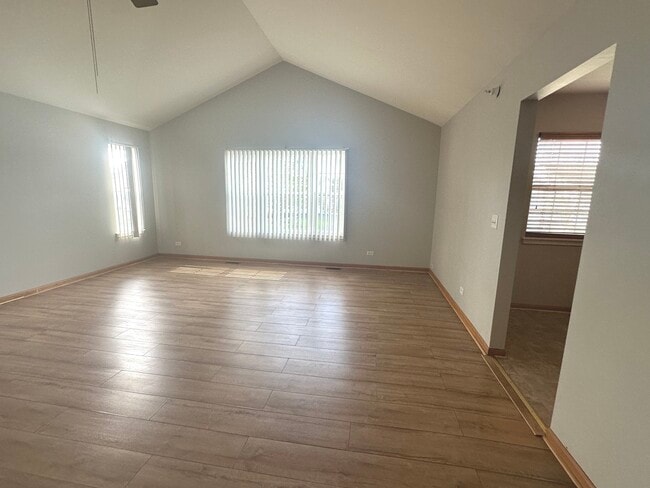 Building Photo - 2503 Dickens Dr