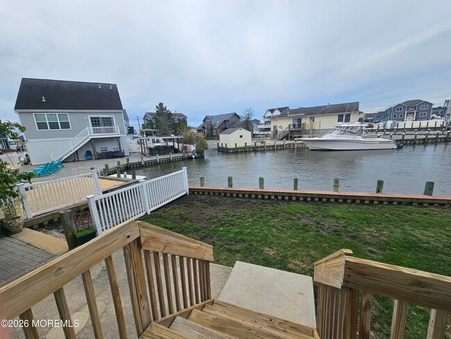 Building Photo - 262 Evergreen Dr
