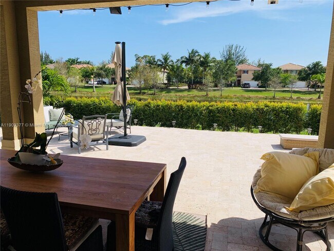 Building Photo - 4812 Foxtail Palm Ct