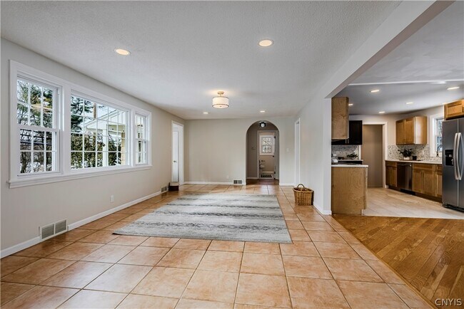 Building Photo - 63 Higby Rd