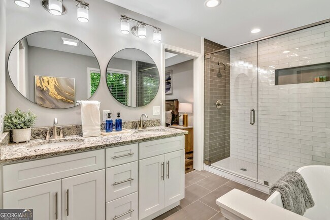 Building Photo - 2145 Lindley Ln