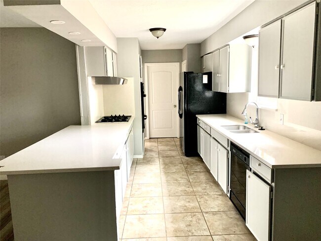 Building Photo - 7414 Carew St