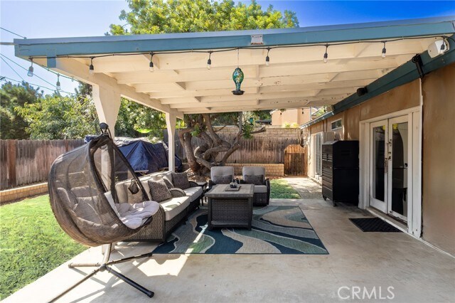 Building Photo - 842 Granby Ave