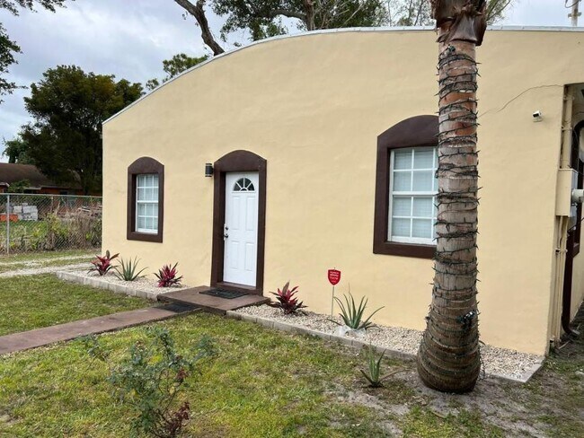Primary Photo - 3 bedroom in Miami FL 33142