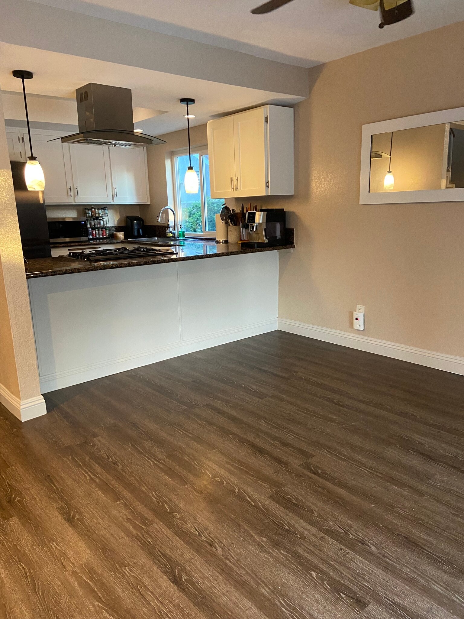 Building Photo - 15165 Paige Ave