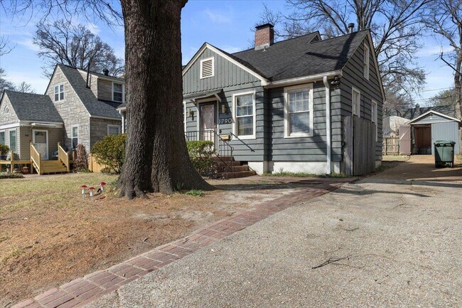 Building Photo - 1790 Lyndale Ave