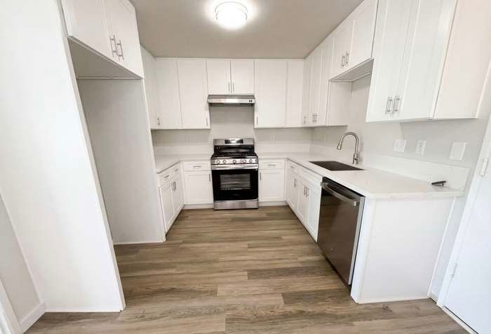 Building Photo - 13142 E Mesa Verde Dr