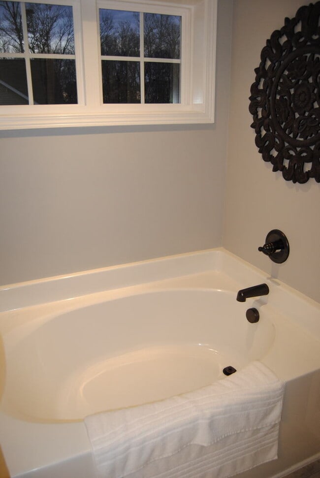 Building Photo - Spacious 4-Bedroom Home with Loft, New Carpet & Private Cul-de-Sac Location