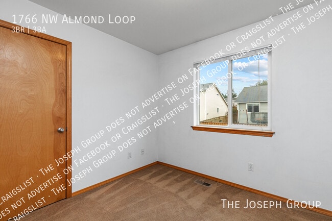 Building Photo - 1766 NW Almond Loop