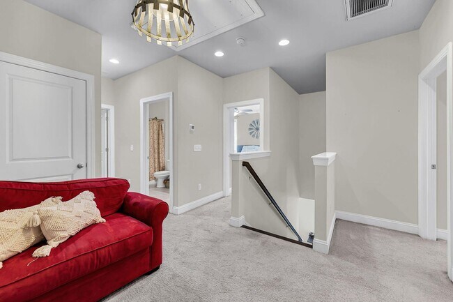 Building Photo - Beautiful 4BR/2.5BA Home in Highly Desirable Park West