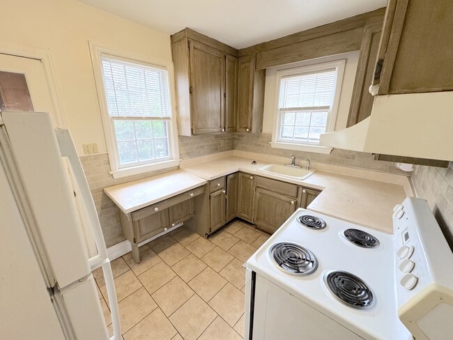 Building Photo - 1313 Frank St