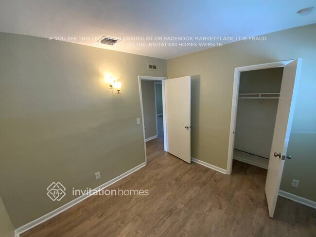 Building Photo - 126 S 11th St