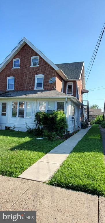 Primary Photo - 125 E 4th St