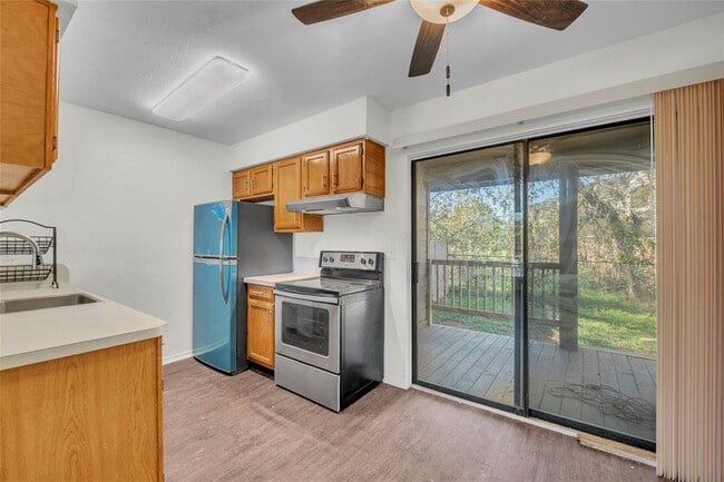 Primary Photo - 108 Hillside Cove