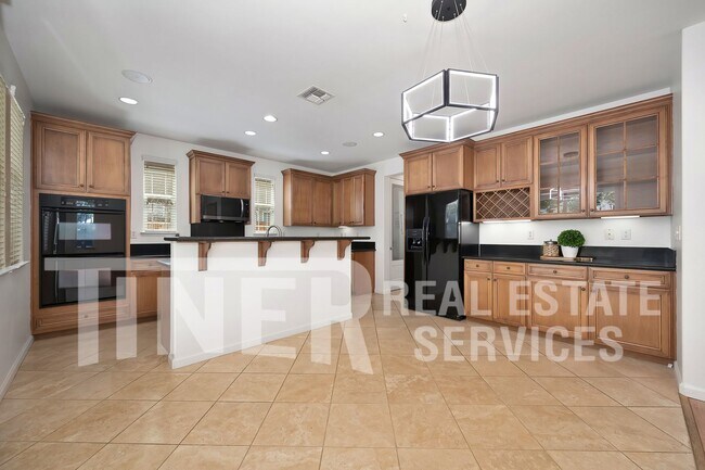 Building Photo - 2469 Kinsella Way