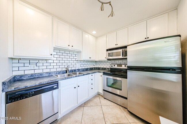Building Photo - 4354 N 82nd St