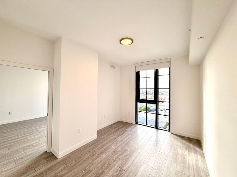 Building Photo - 253 NW 31st St